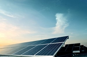 Solaranlage Dach Sovello Solaranlagen wie diese für Dächer von Sovello sind eine lukrative Geldanlage (Quelle: Sovello)