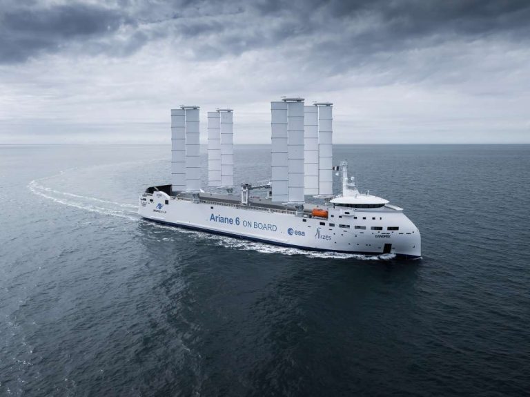 AYRO Schiff mit OceanWings - Dekarbonisierung der Schifffahrt