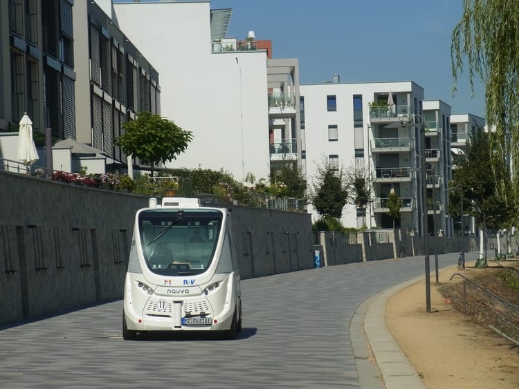 Elektrokleinbus in Mainz soll helfen, autonomes Fahren zu erforschen.