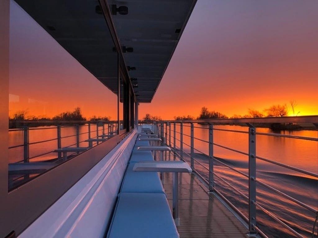 SunCat 120 Passagierschiff Spree Katamaran Sonnenuntergang