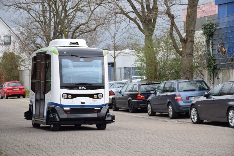 EasyMile Technologie Autonomes Fahren Bus Elektrobus