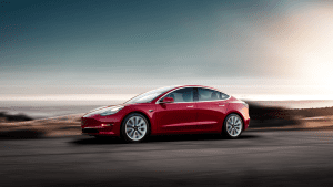Raus aus der Produktionshölle rein in den Sonnenuntergang: Tesla Model 3 Elektroauto