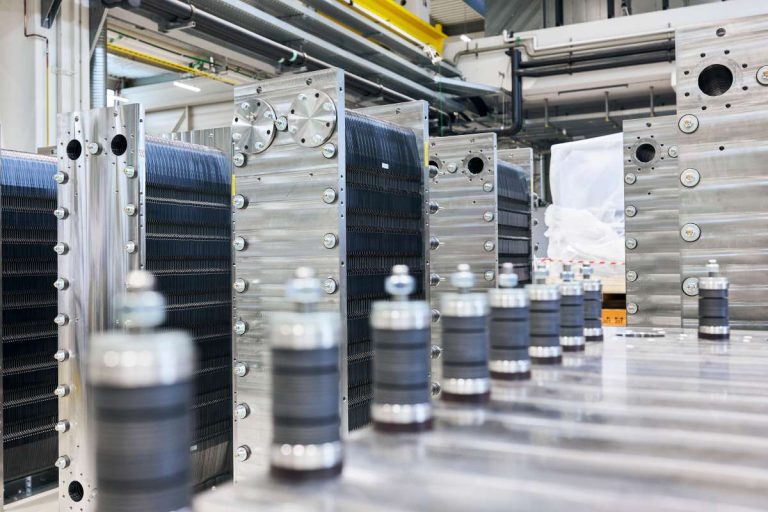 Energiewende-Befreiungsschlag: 15 Mrd. Euro Garantien für Wachstum bei Siemens Energy 10 Energiewende-Befreiungsschlag Elektrolyseur-Produktion Berlin