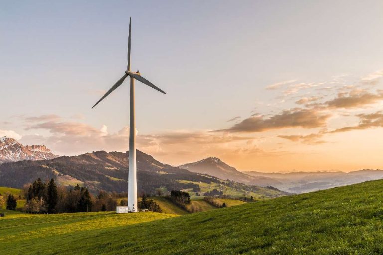 Energiewende im Herbst 2022: Anteil Erneuerbarer Energien steigt auf 49 Prozent 13 Energiewende im Herbst 2022 Deutschland 2030