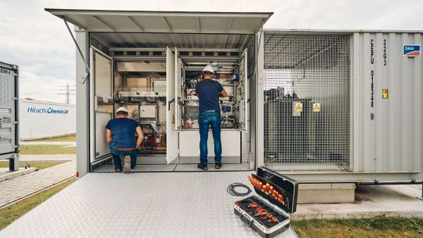Energiewendespeicher in Varel mit be.storaged-Monteuren