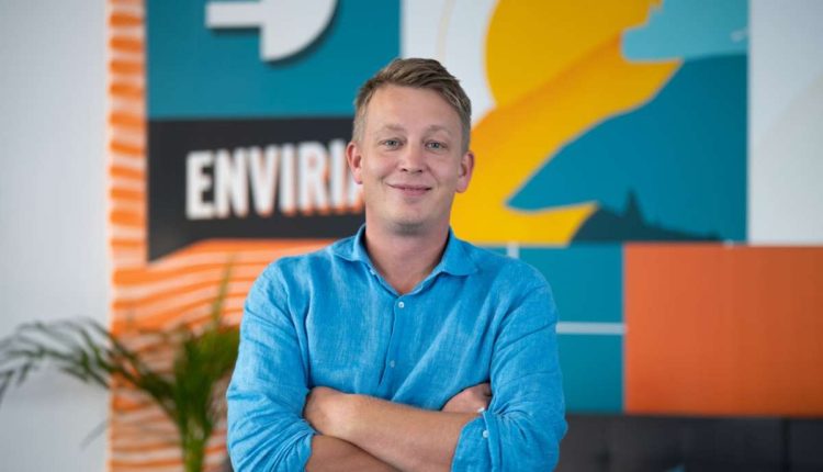 Enviria CEO Melchior Schulze Brock baut Solaranlagen für Gewerbedächer