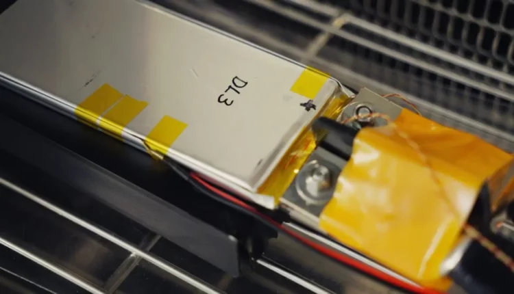 Feststoffbatterie von Donut Lab beim Schnellladetest