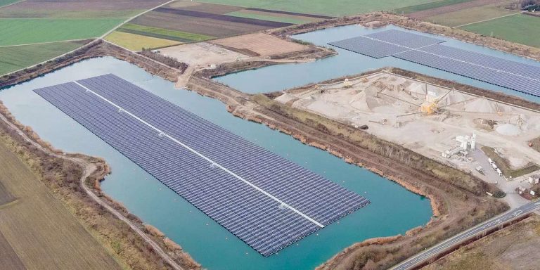 Floating-PV Kraftwerk BayWa Ecowind Grafenwörth