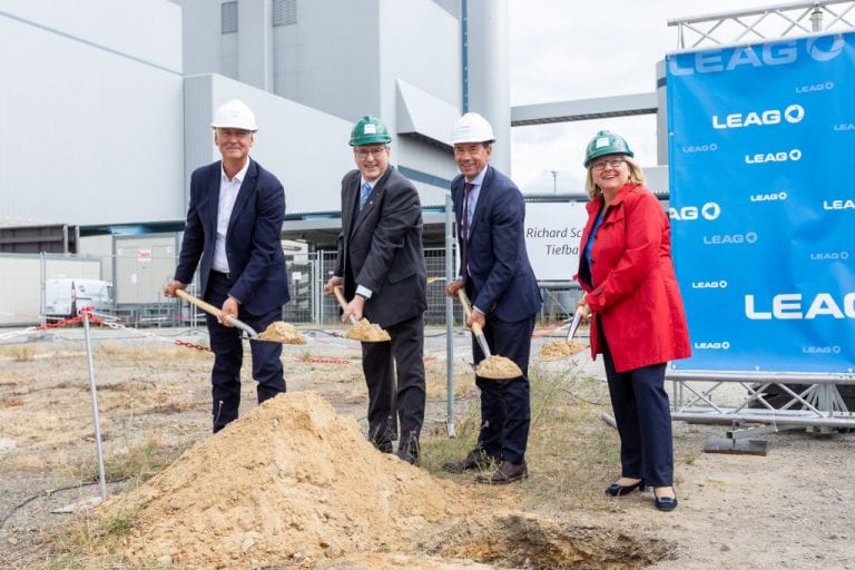 BigBattery Lausitz: Bau des großen Batteriespeichers in Schwarze Pumpe beginnt 13 BigBattery Schwarze Pumpe Stromspeicher Energiewende