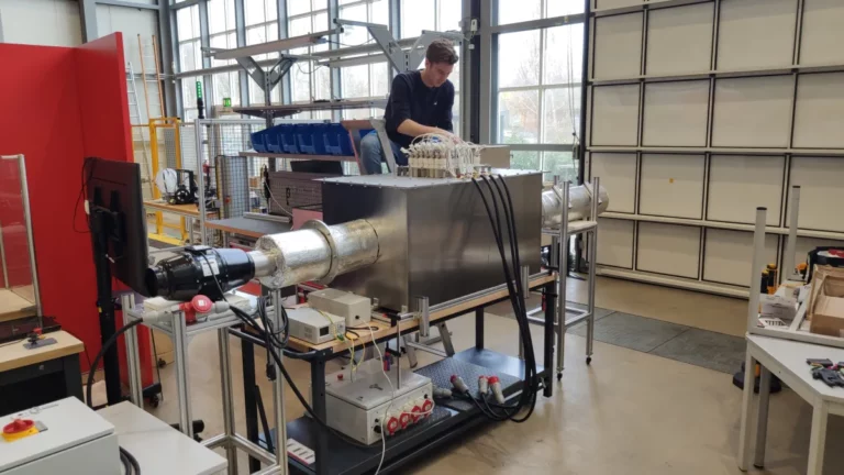 Elektrischer XXL-Föhn ersetzt den Gasbrenner