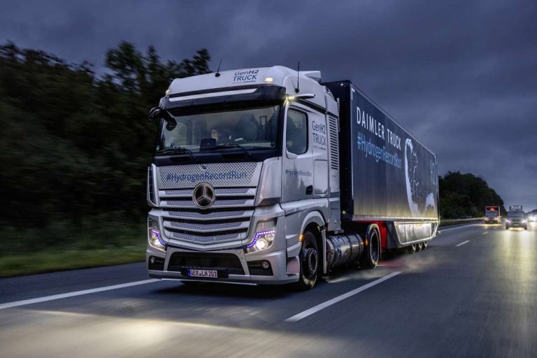 HydrogenRecordRun Mercedes-Benz GenH2 Truck