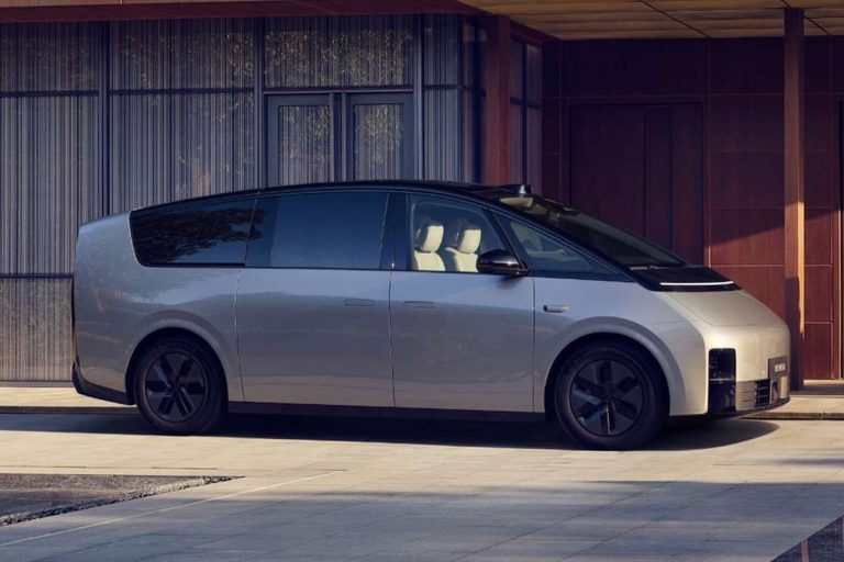 Li Auto zeigt den Li Mega, der ultraschnell laden kann.