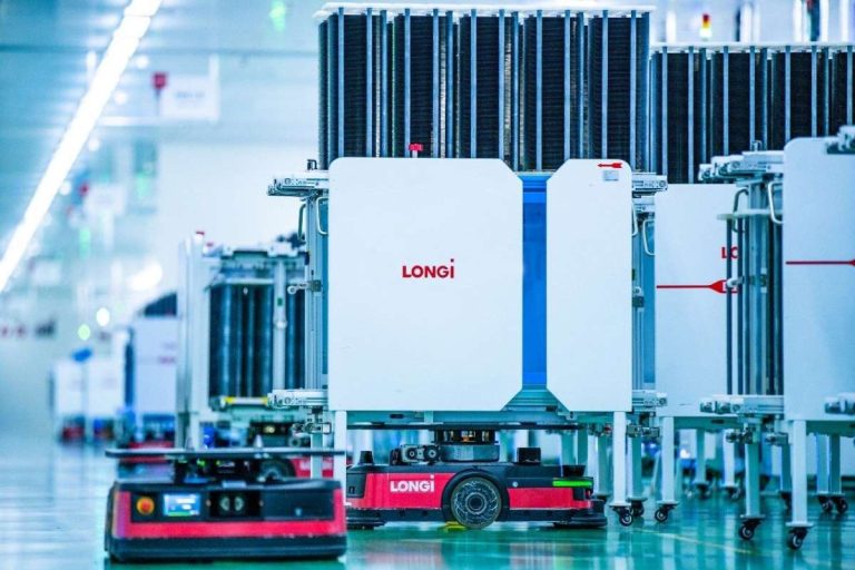 Steht Chinas kollabierende Solarindustrie vor der Erholung? 17 Longi Blick in die Solarfabrik mit Digitalisierung
