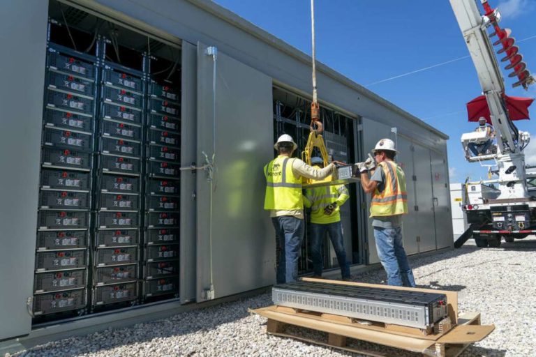 Größtes Speicher-PV-System Manatee geht in Florida ans Netz 4 Manatee Batteriespeicher und PV-Anlage in Florida
