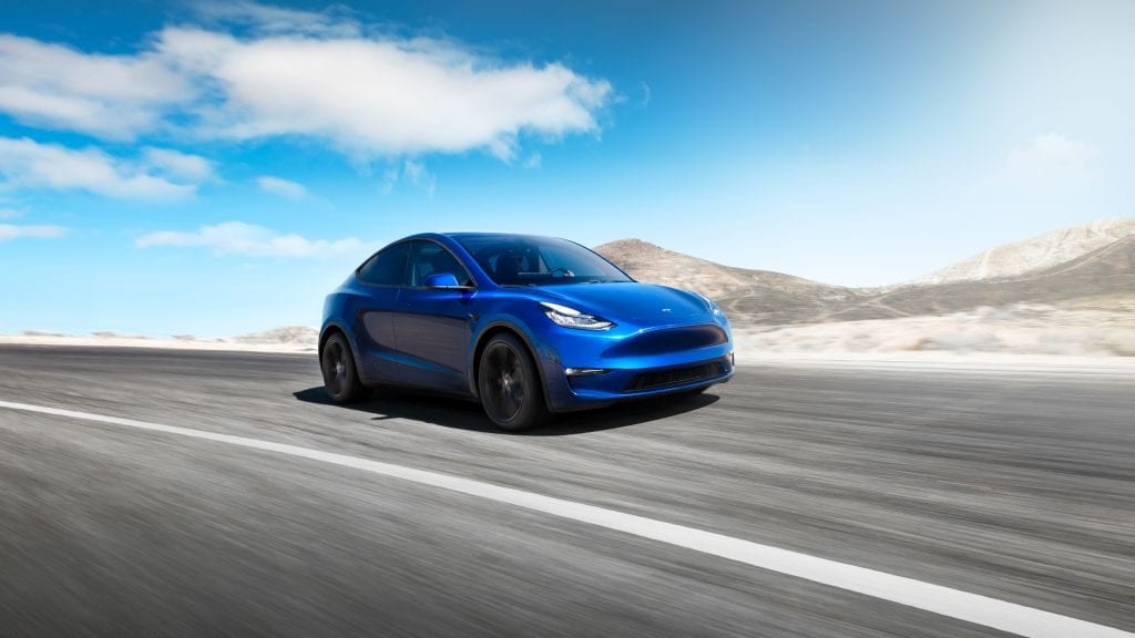 Front Frontansicht Elektroauto Tesla Model Y blau