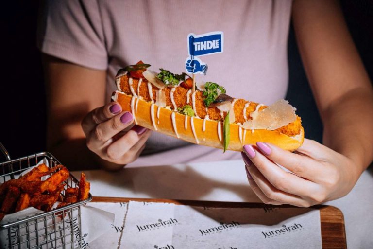 Next Gen Foods T indle Hot Dog pflanzlichem Hähnchenfleisch