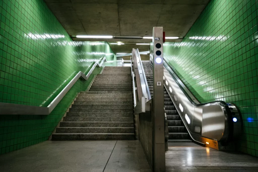 Deutschlandticket ÖPNV U-Bahnhof Foto von Markus Spiske auf Unsplash
