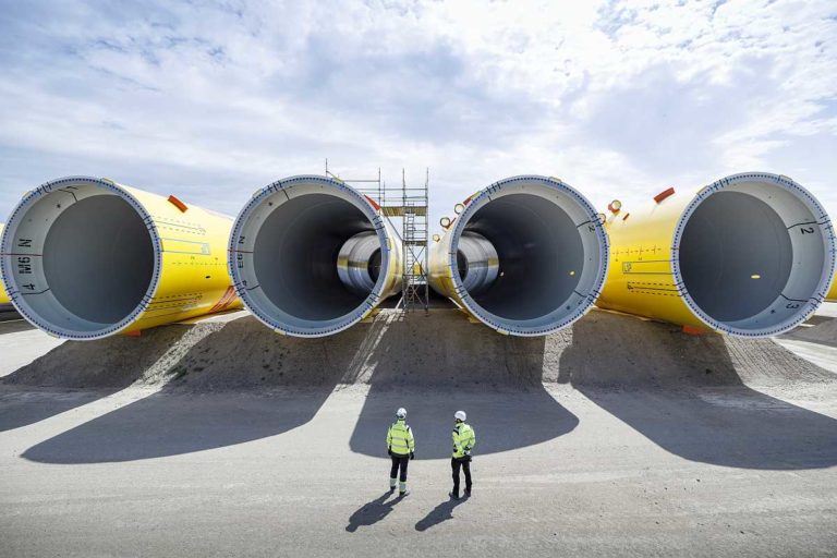 BASF beteiligt sich mit 49,5 Prozent an Vattenfalls Offshore-Windpark Hollandse Kust Zuid 16 Offshore-Windturbinen für Vattenfall-Windpark BASF