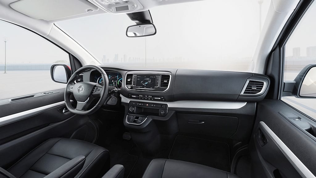 Blick ins Cockpit des Elektro-Vans von Opel