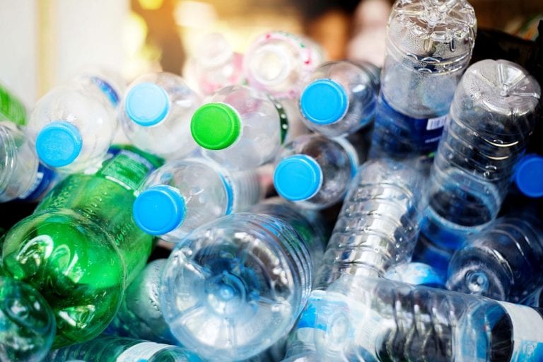 PET-Recycling Flaschen unterschiedliche Farben
