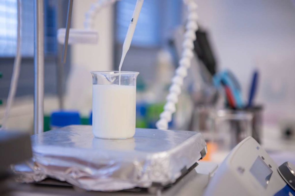 Remilk stellt tierfreie Milch im Präzisionsfermentations-Verfahren her