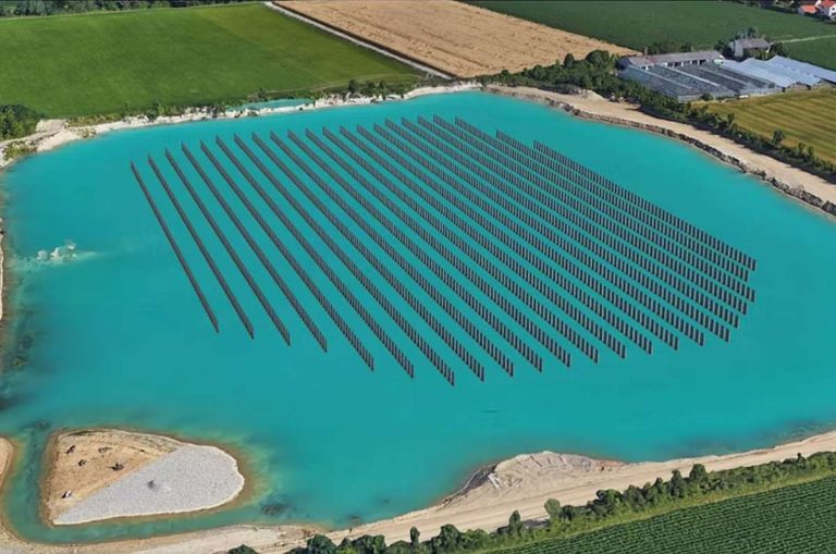 Floating Solar 2.0: Schwimmende Vertikal-Photovoltaik bei Gilching 14 Schwimmende Vertikal-Photovoltaik von Sinn Power in Bayern