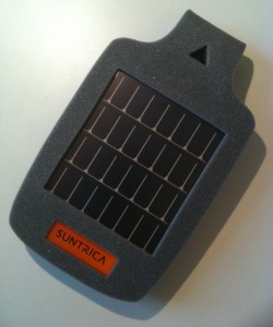 Preisgünstiger Strom "Made in Finland": Outdoor-Ladegerät "SolarStrap"