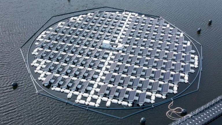 SolarisFloat: Schwimmende Solarinsel mit Nachführung in Richtung Sonne 12 SolarisFloat