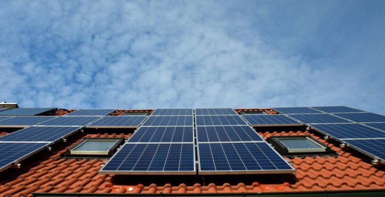 Solarstrom vom Dach: Eigenverbrauch lukrativ