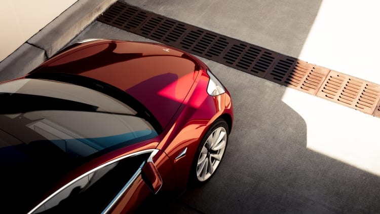 Tesla produziert fast 10.000 Model 3 im ersten Quartal 2018
