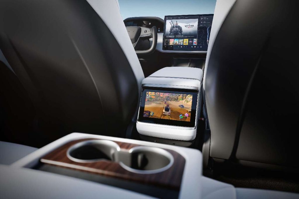 Tesla Model S - die Gaming-Maschine.