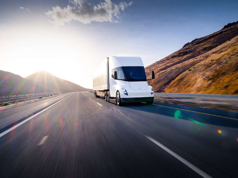 Tesla Semi: Erste Auslieferung an PepsiCo und andere Kunden im Dezember 2022 13 Tesla Semi Reichweite 500 Meilen Schwerlast-LKW