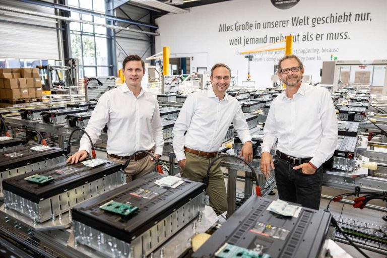 Tesvolt: Spezialist für Speichersysteme für Gewerbe und Industrie 4 Tesvolt Gewerbespeicher Hersteller Vorstand
