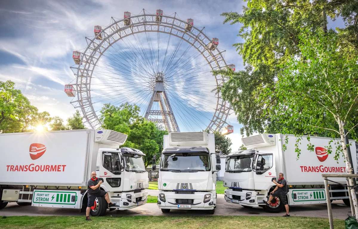 Transgourmel E-LKW von Renault vor Riesenrad in Wien