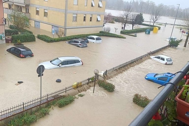Unwetter Italien Toskana Starkregen Alarmstufe Rot
