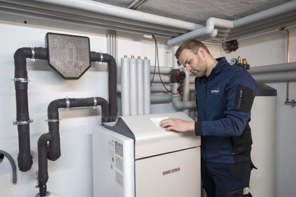 Wärmepumpe mit Installateur im EFH
