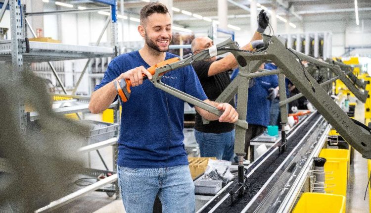 Zweirad Boom Produktion Fahrräder und E-Bikes