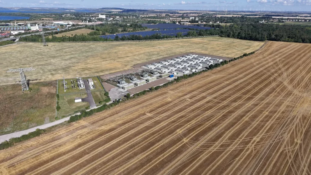 Deutschlands größter Batteriespeicher läuft jetzt bei Merseburg