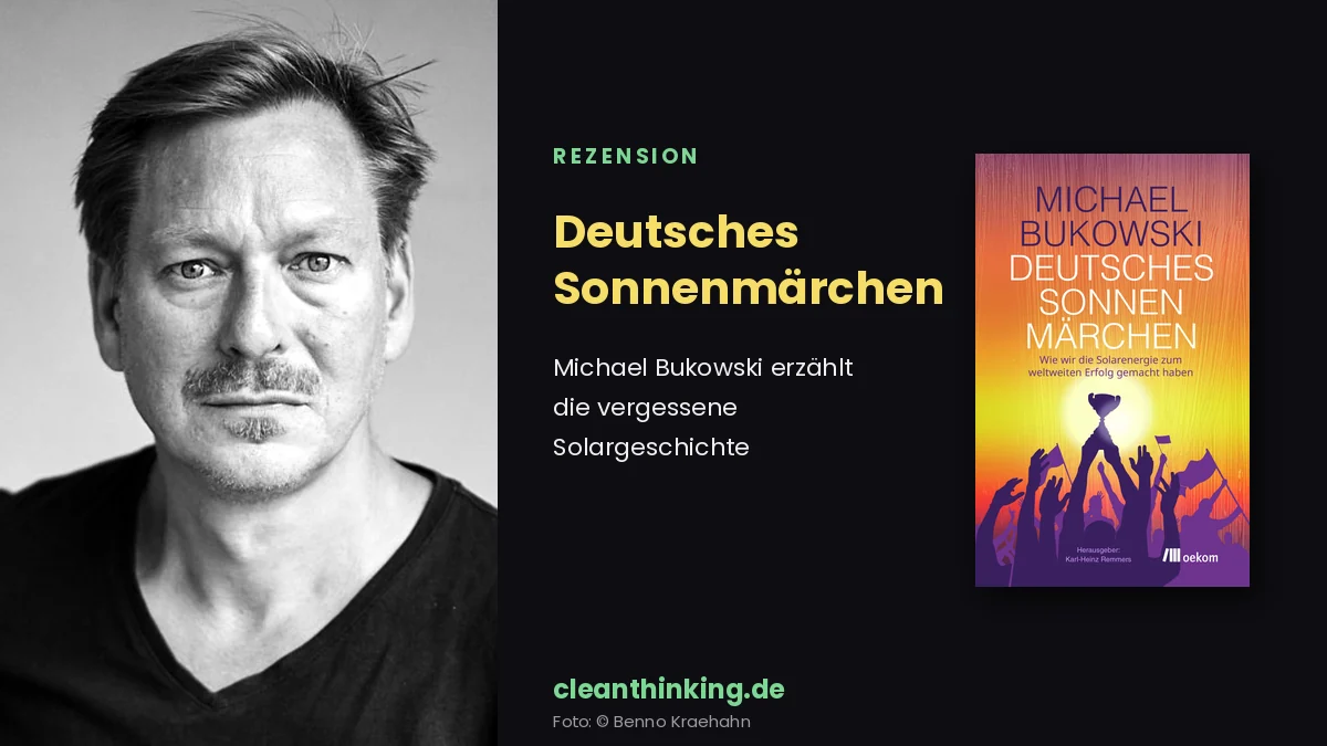 Michael Bukowski und das Cover seines Buches Deutsches Sonnenmärchen