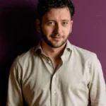 Grünen-Chef Banaszak kontert: Energiewende sichert Wohlstand
