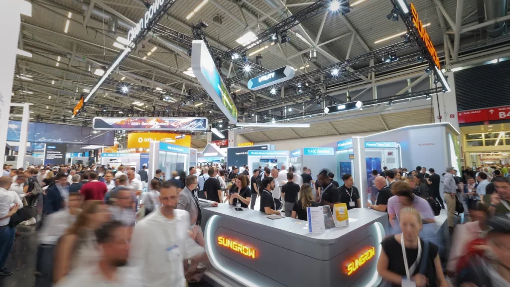 Sungrow-Messestand auf der Intersolar Europe 2026 in München
